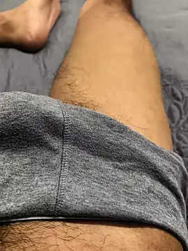 Yucsingl1 online show from April 12, 2026, 12:47 am