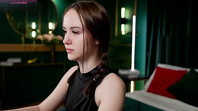 Snapshot of MarySparkle chatting on February 24, 2026, 4:35 am MarySparkle online show from February 24, 2026, 4:35 am