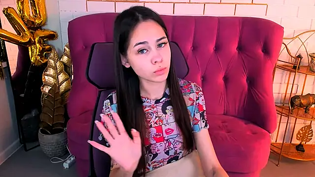 UliaNeer online show from November 26, 2025, 5:07 am