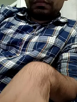 aarav 013 online show from April 17, 2026, 8:55 pm