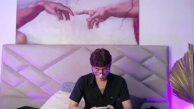 Soro Lovelyboy online show from September 19, 2025, 4:16 am