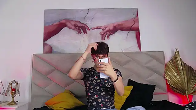 Soro Lovelyboy online show from September 13, 2025, 2:55 am