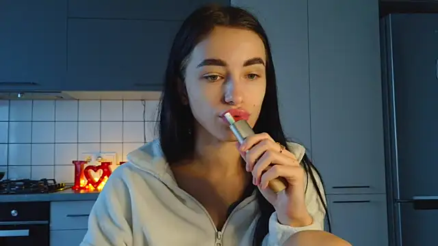 EvaMelnik online show from September 25, 2025, 2:34 pm