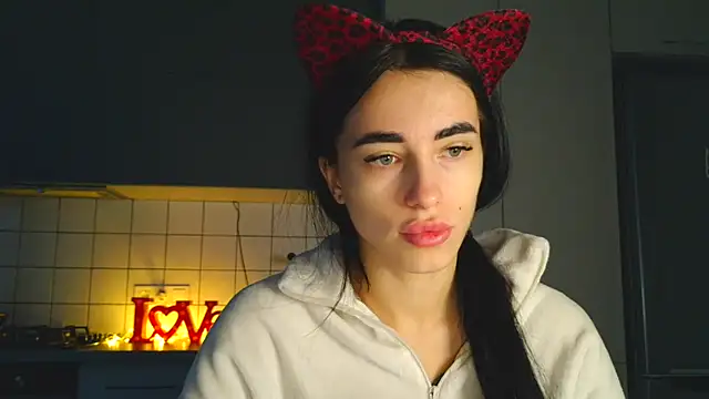 EvaMelnik online show from October 7, 2025, 3:02 pm