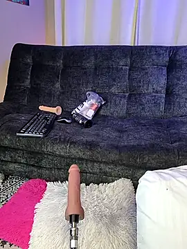 Snapshot of Eve__Queen chatting on October 8, 2025, 7:36 pm Eve Queen online show from October 8, 2025, 7:36 pm