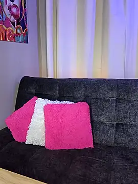 Snapshot of Eve__Queen chatting on October 6, 2025, 5:46 pm Eve Queen online show from October 6, 2025, 5:46 pm