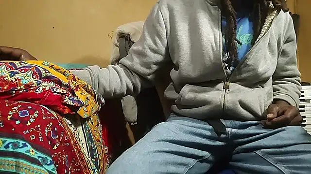 Snapshot of EYEzIAM chatting on November 5, 2025, 7:39 pm EYEzIAM online show from November 5, 2025, 7:39 pm