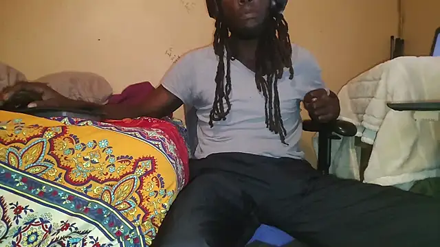 Snapshot of EYEzIAM chatting on October 10, 2025, 12:50 pm EYEzIAM online show from October 10, 2025, 12:50 pm