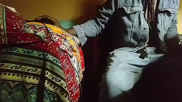 Snapshot of EYEzIAM chatting on November 6, 2025, 9:57 am EYEzIAM online show from November 6, 2025, 9:57 am