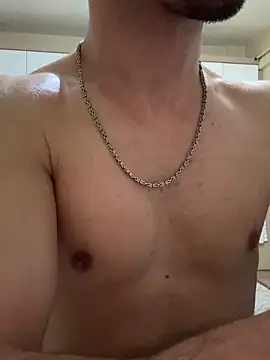 LUKADDES online show from April 12, 2026, 9:29 pm