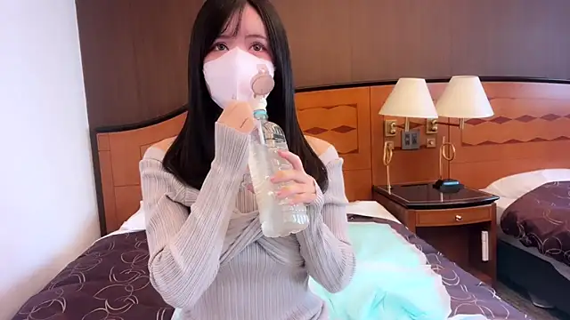 moemilk online show from March 5, 2026, 12:18 am