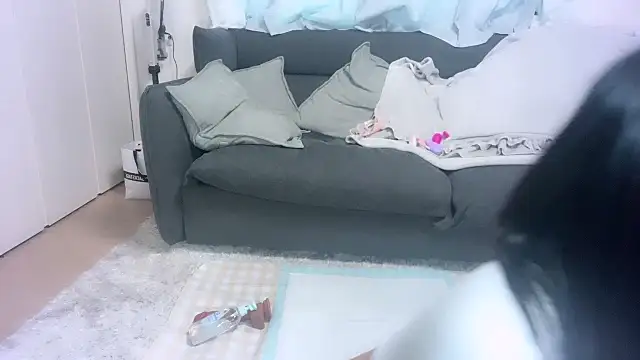 moemilk online show from October 10, 2025, 11:49 pm