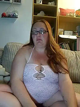 Luscious-LucyXX online show from May 21, 2026, 7:44 pm