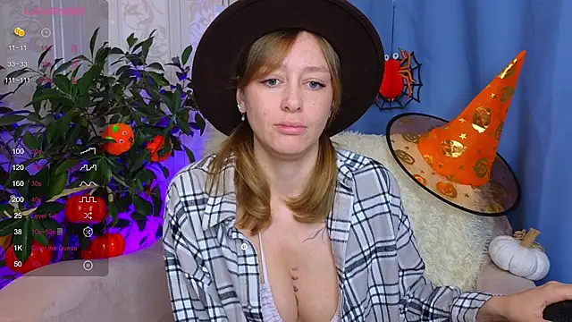 Snapshot of evashiny_ chatting on October 30, 2025, 4:22 am evashiny  online show from October 30, 2025, 4:22 am