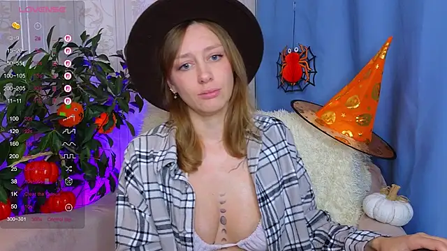 Snapshot of evashiny_ chatting on October 29, 2025, 4:00 am evashiny  online show from October 29, 2025, 4:00 am