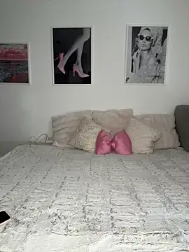  Lilly angel online show from November 5, 2025, 12:08 pm