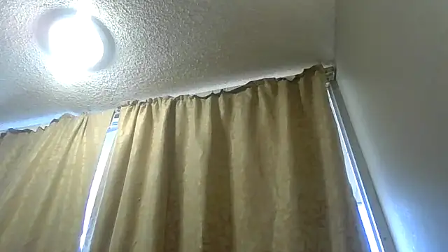 Flossee online show from February 24, 2026, 10:10 pm