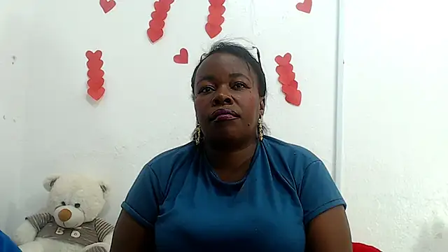 catwomanblack666 online show from September 13, 2025, 7:03 pm