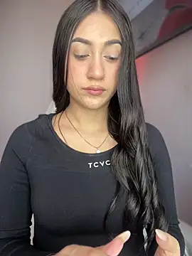 isabela l online show from September 21, 2025, 5:40 pm