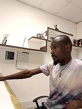 Snapshot of TPNUTS chatting on October 16, 2025, 11:18 am TPNUTS online show from October 16, 2025, 11:18 am