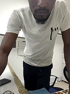 Snapshot of TPNUTS chatting on October 9, 2025, 1:00 pm TPNUTS online show from October 9, 2025, 1:00 pm