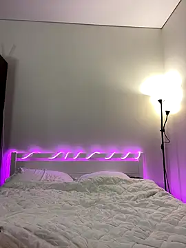 TiffaNoel online show from October 18, 2025, 4:31 pm