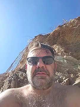 Nesch82 online show from April 6, 2026, 1:01 pm