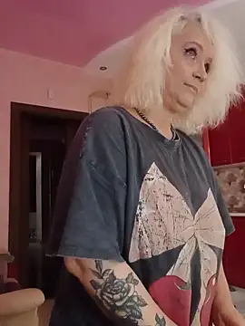 Snapshot of SquirtMilf00 chatting on September 23, 2025, 1:56 am SquirtMilf00 online show from September 23, 2025, 1:56 am