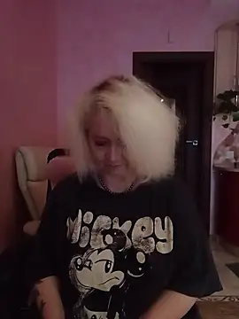 Snapshot of SquirtMilf00 chatting on September 22, 2025, 2:28 am SquirtMilf00 online show from September 22, 2025, 2:28 am