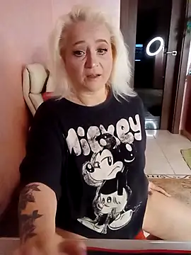 SquirtMilf00 online show from February 27, 2026, 4:23 am