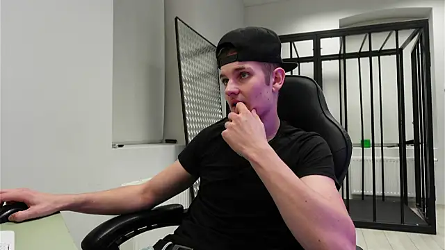 Mark Karson online show from September 26, 2025, 7:54 pm