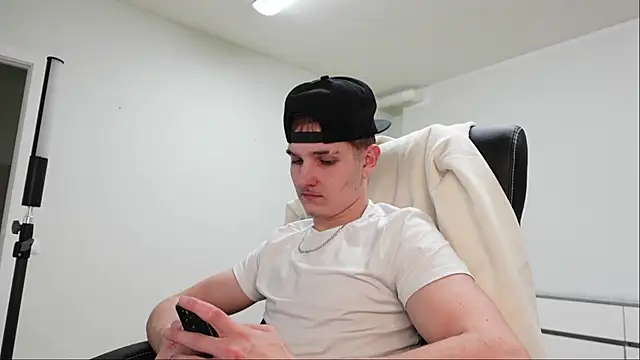 Mark Karson online show from October 31, 2025, 5:31 pm