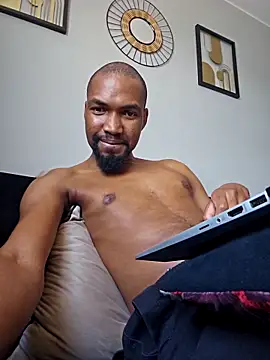 Snapshot of mojaymort chatting on October 13, 2025, 9:44 am mojaymort online show from October 13, 2025, 9:44 am