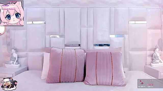 Im Molly Angel online show from September 17, 2025, 8:33 pm