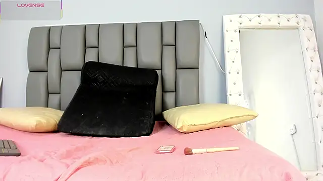 Snapshot of _jasmine_blush chatting on September 28, 2025, 12:34 pm  jasmine blush online show from September 28, 2025, 12:34 pm