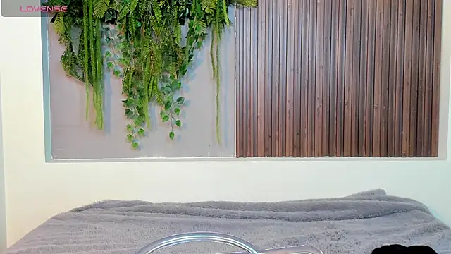 Dakotaferreti online show from September 30, 2025, 8:37 pm