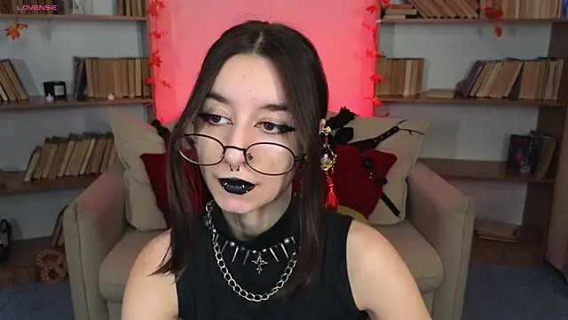 Snapshot of Mistress__Marcelline chatting on September 20, 2025, 10:09 am Mistress Marcelline online show from September 20, 2025, 10:09 am