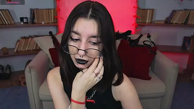 Snapshot of Mistress__Marcelline chatting on September 18, 2025, 9:34 am Mistress Marcelline online show from September 18, 2025, 9:34 am