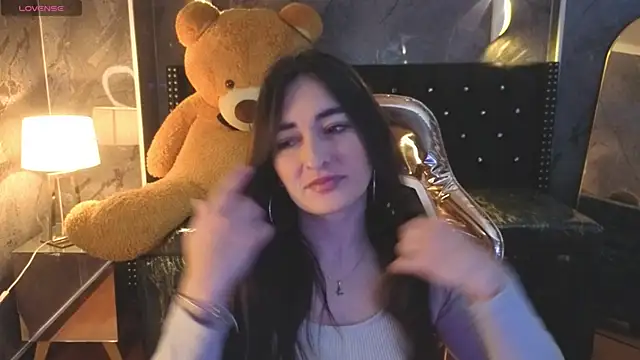 Snapshot of Soffi_betacur_b chatting on October 9, 2025, 3:18 am Soffi betacur b online show from October 9, 2025, 3:18 am