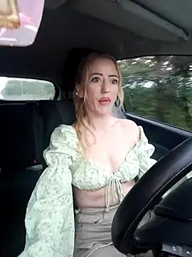 DeeA Blondy online show from October 7, 2025, 4:46 am