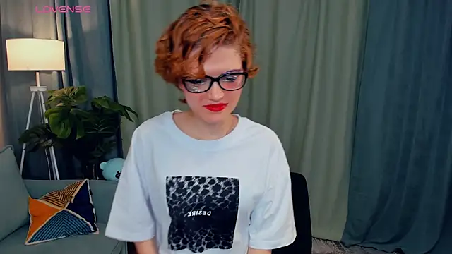 Snapshot of EdlinGathright chatting on October 8, 2025, 3:52 am EdlinGathright online show from October 8, 2025, 3:52 am