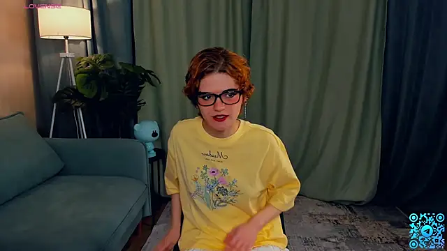 Snapshot of EdlinGathright chatting on October 15, 2025, 4:11 am EdlinGathright online show from October 15, 2025, 4:11 am