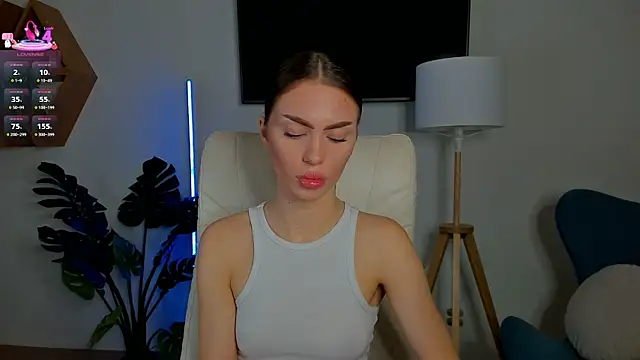 Snapshot of Cherry___Kiss chatting on October 21, 2025, 7:24 pm Cherry Kiss online show from October 21, 2025, 7:24 pm