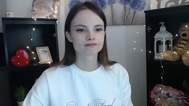 Snapshot of Ariella_ari chatting on September 24, 2025, 12:33 pm Ariella ari online show from September 24, 2025, 12:33 pm