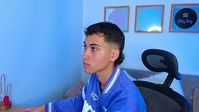 Snapshot of yulian_vasquez chatting on September 12, 2025, 12:27 pm yulian vasquez online show from September 12, 2025, 12:27 pm