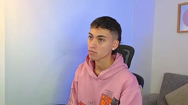 Snapshot of yulian_vasquez chatting on September 29, 2025, 12:22 pm yulian vasquez online show from September 29, 2025, 12:22 pm