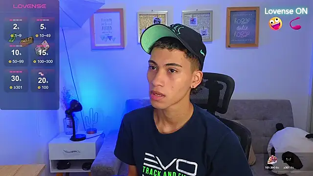 yulian vasquez online show from November 18, 2025, 3:26 pm