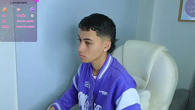 Snapshot of yulian_vasquez chatting on September 16, 2025, 12:17 pm yulian vasquez online show from September 16, 2025, 12:17 pm