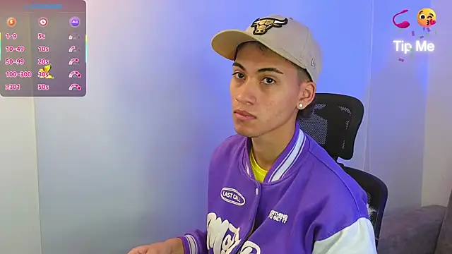 Snapshot of yulian_vasquez chatting on October 3, 2025, 12:17 pm yulian vasquez online show from October 3, 2025, 12:17 pm