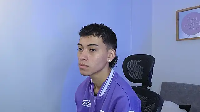 Snapshot of yulian_vasquez chatting on September 22, 2025, 12:22 pm yulian vasquez online show from September 22, 2025, 12:22 pm